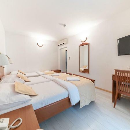 Hotel Hygge Biograd Na Moru Esterno foto