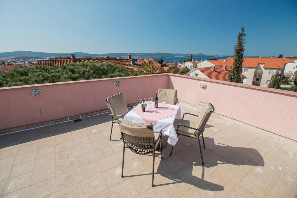 Hotel Hygge Biograd Na Moru Esterno foto
