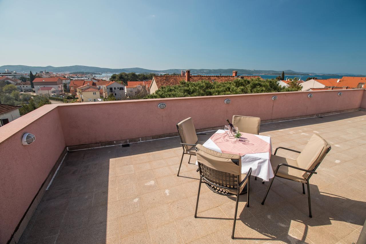 Hotel Hygge Biograd Na Moru Esterno foto