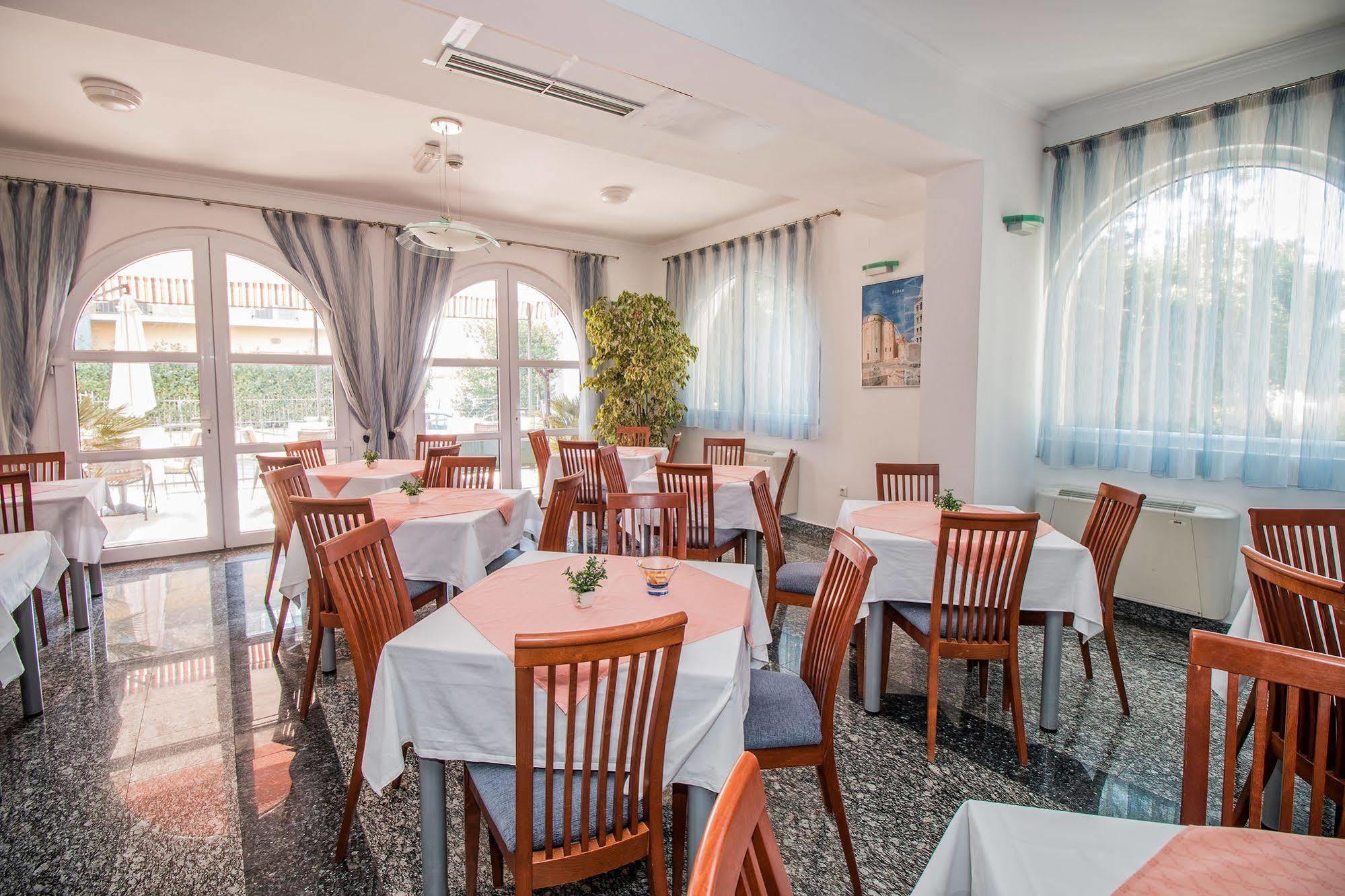 Hotel Hygge Biograd Na Moru Esterno foto