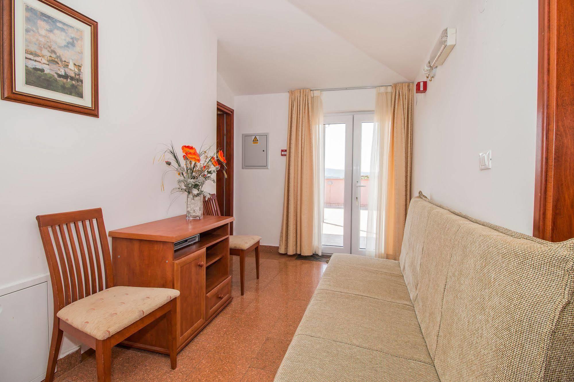 Hotel Hygge Biograd Na Moru Esterno foto