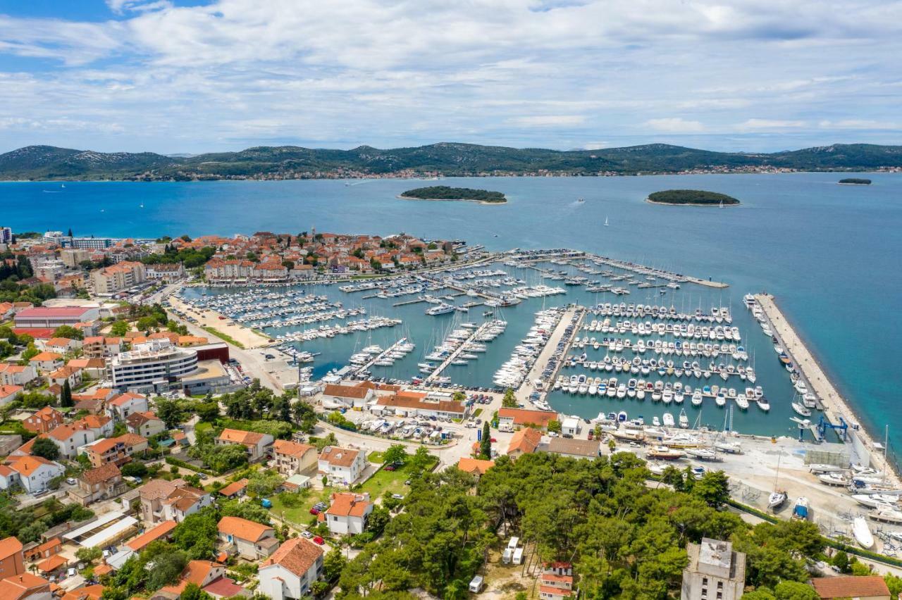 Hotel Hygge Biograd Na Moru Esterno foto